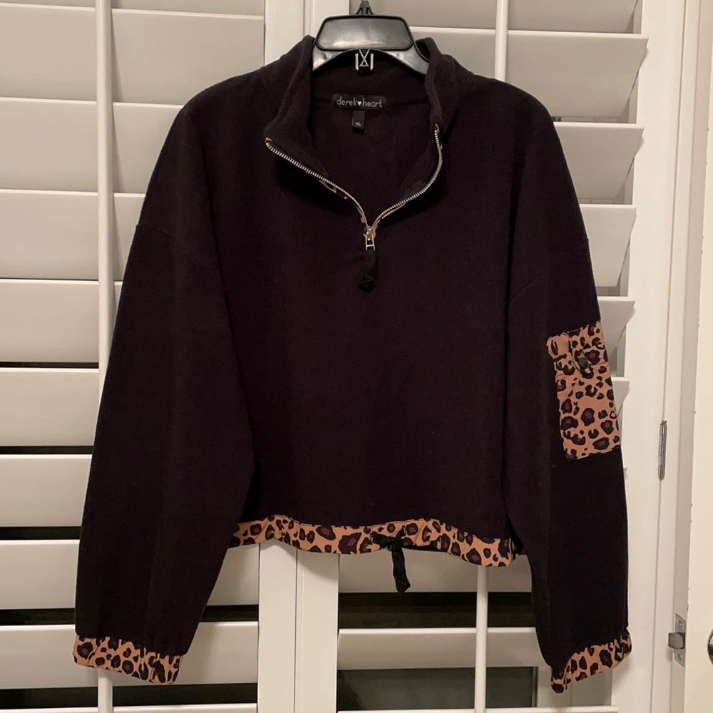 Fleece cropped half zip with leopard trim